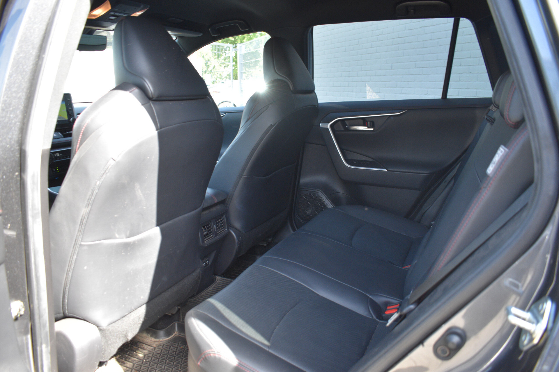 Toyota RAV4 2.5 Plug-in Hybrid AWD Business Plus Automaat 306pk - Afbeelding 4