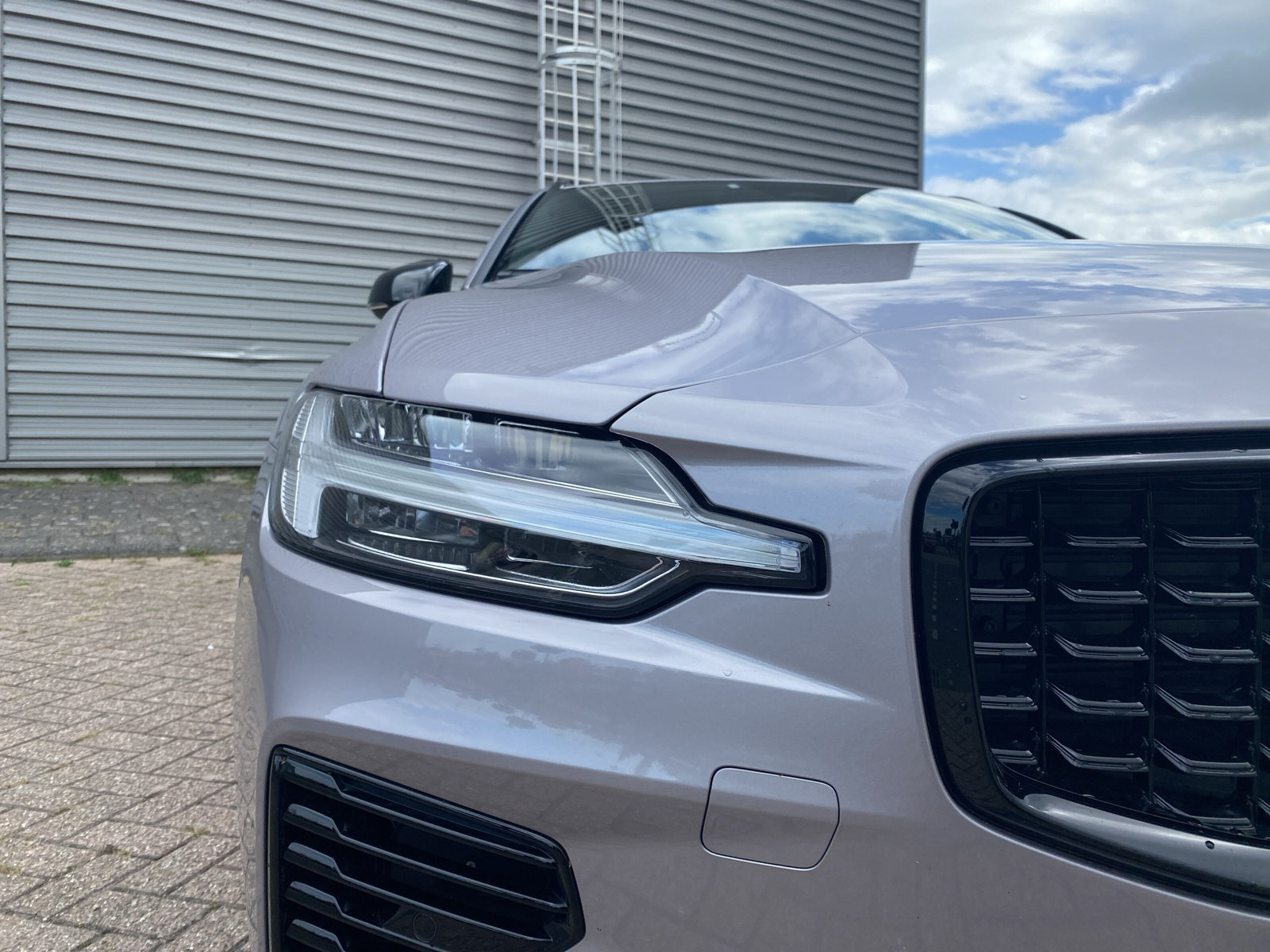 Volvo V60 2.0 T8 Plug-in hybrid AWD Plus Dark - Afbeelding 4