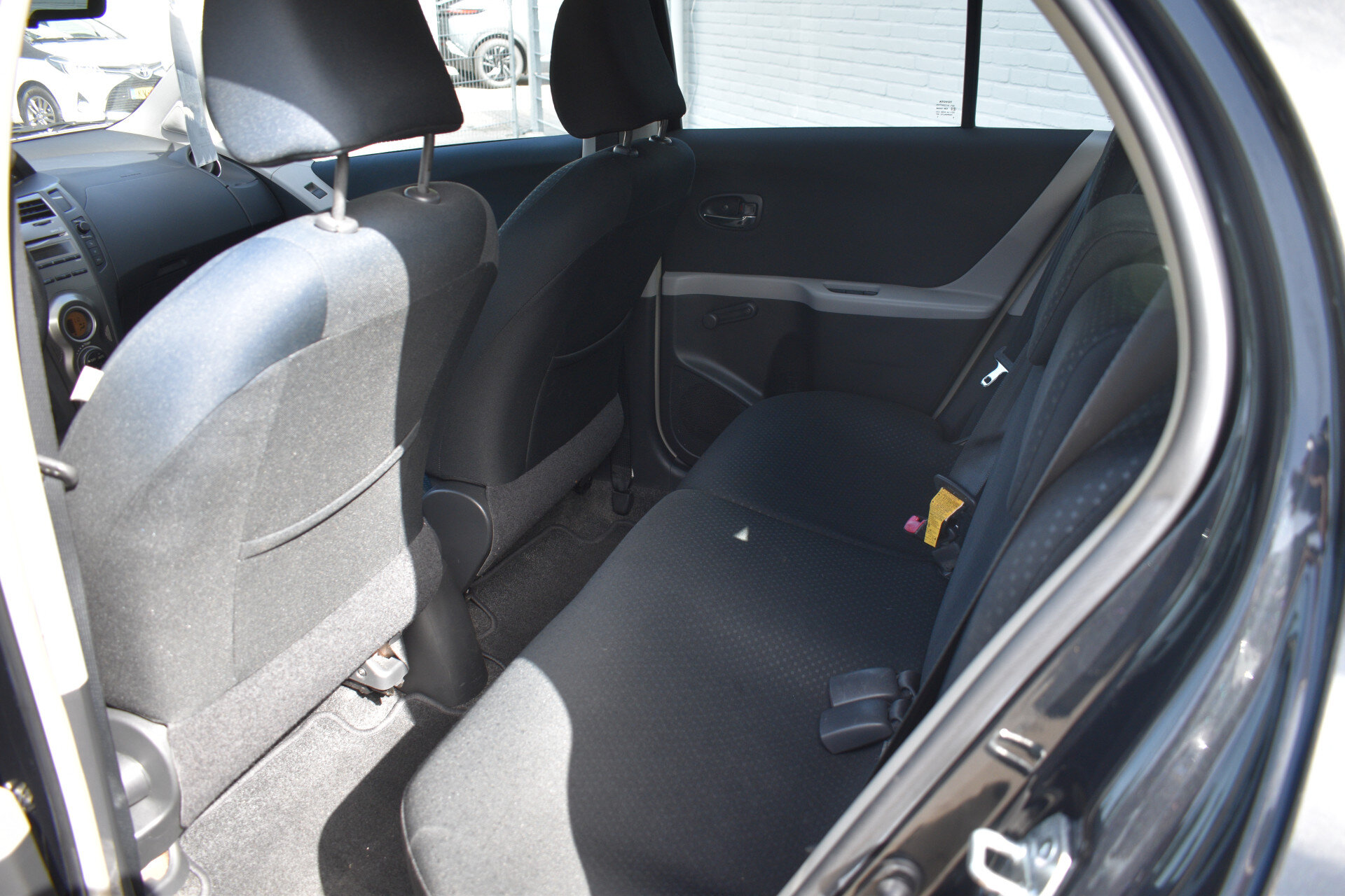 Toyota Yaris 1.3 VVTi Aspiration Automaat 100pk - Afbeelding 3