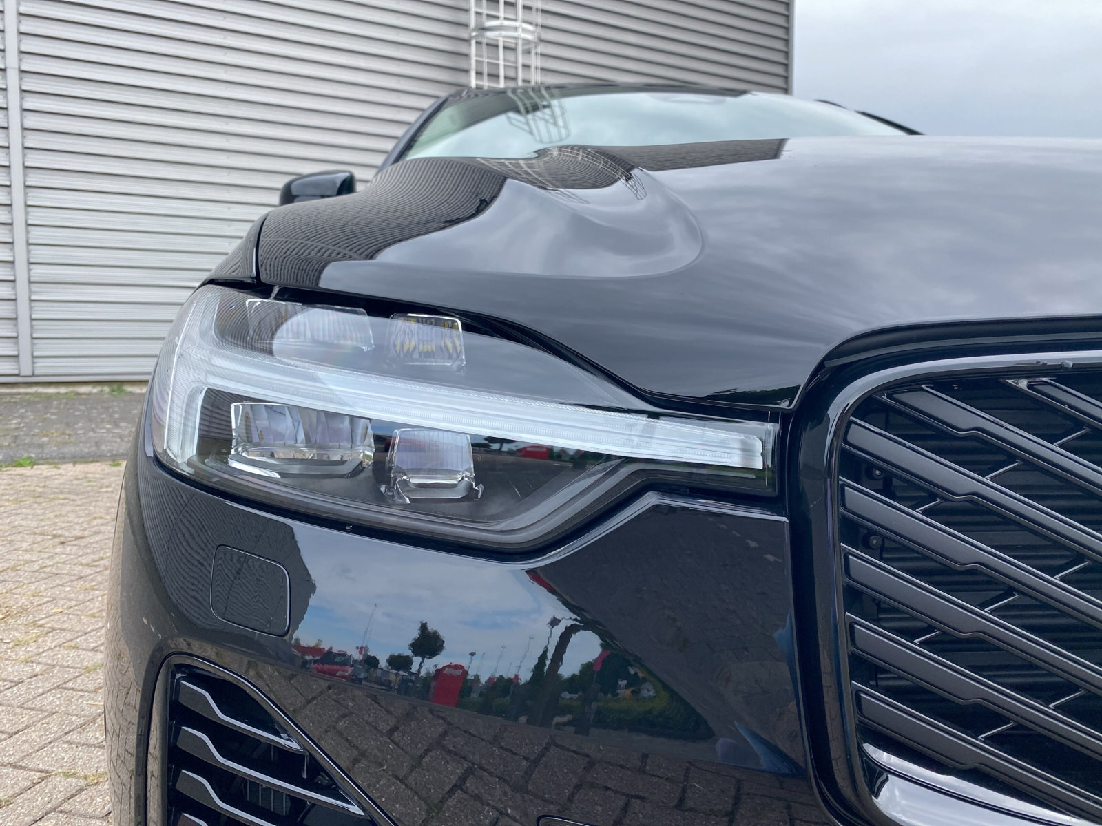 Volvo XC60 2.0 T6 Plug-in hybrid AWD Ultra Dark - Afbeelding 4