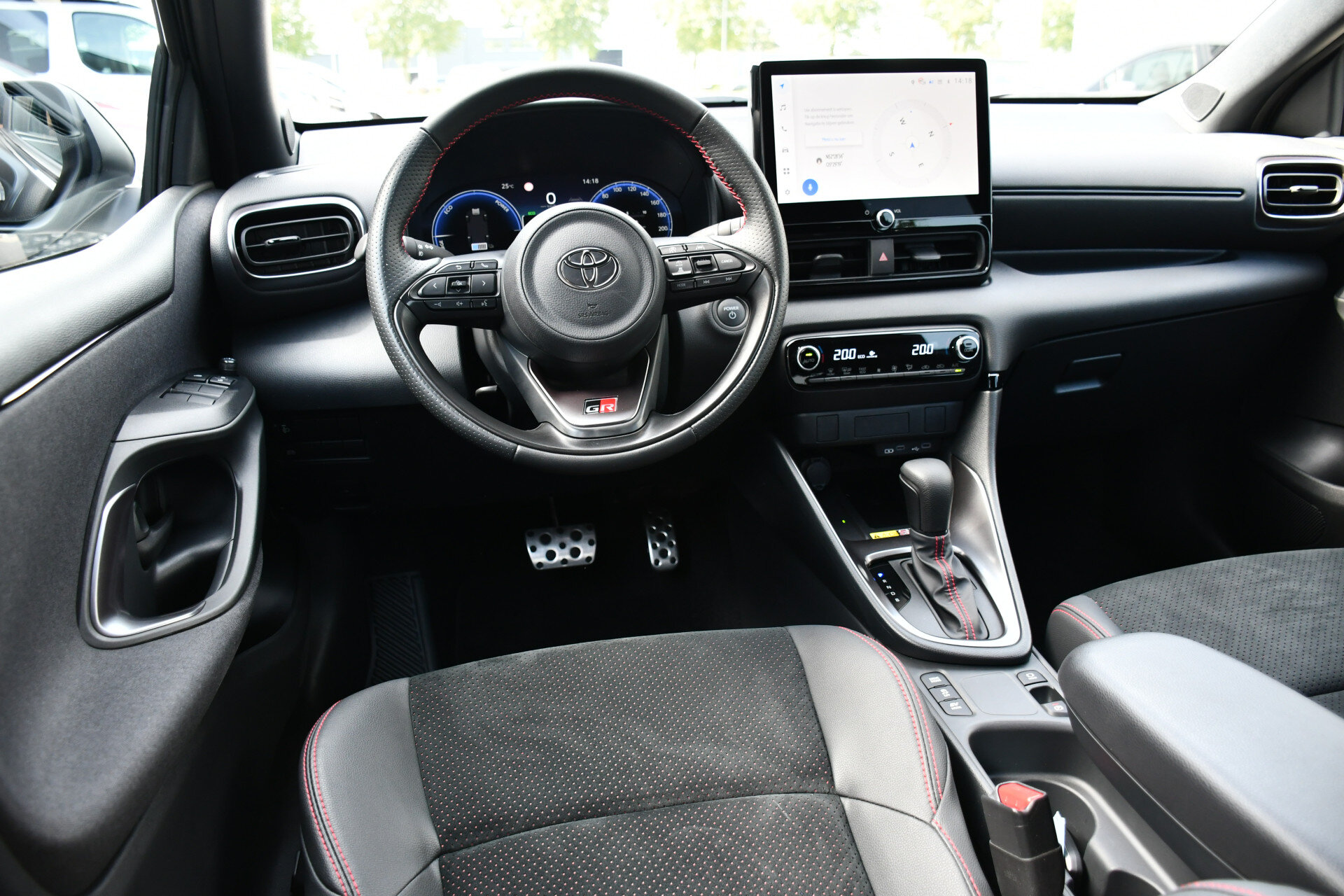 Toyota Yaris 1.5 Hybrid 130 GR SPORT Automaat 130pk - Afbeelding 2
