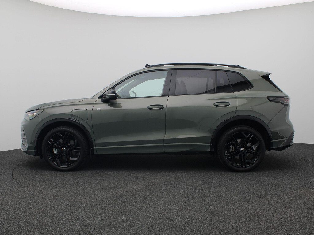 Volkswagen Tiguan 1.5 eHybrid R-Line Edition Panoramadak, Trekhaak, Black Style, Harman Kardon Audio, 20" LM Velgen, Matrix LED-Verlichting, Side Assist, Elektr. Achterklep, 360gr. Camera - Afbeelding 3