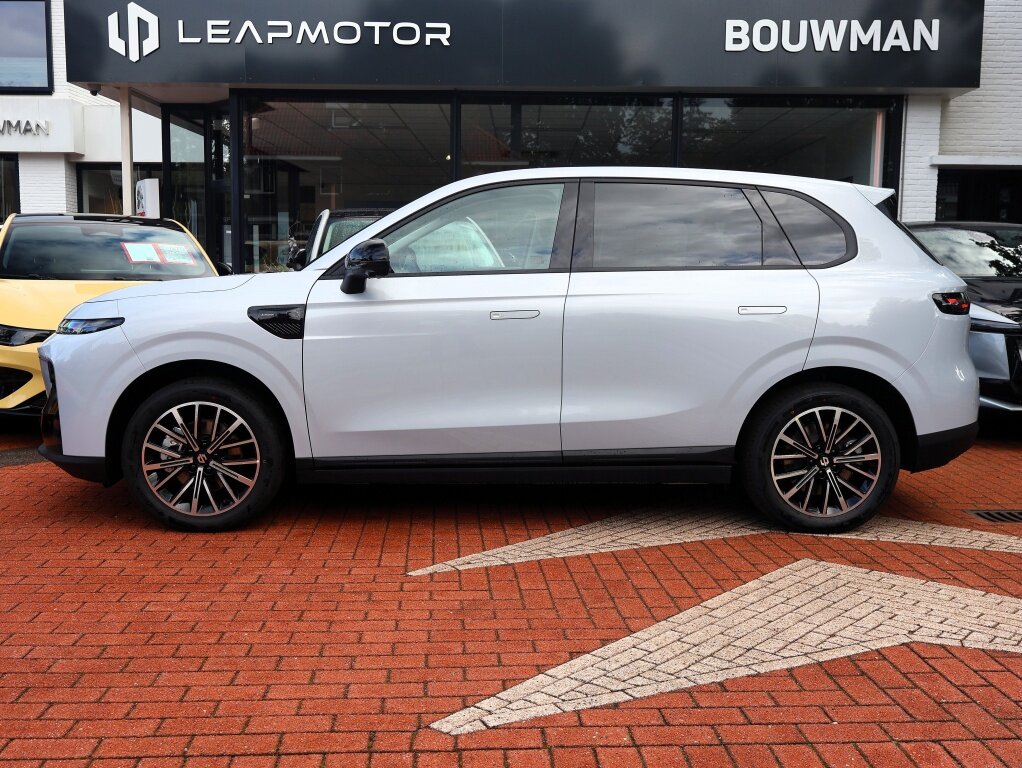 Leapmotor B10 EV ProMax 67,1 kWh 218PK Design NIEUW, Rijklaarprijs | Panoramadak | Adaptieve Cruise Control | Navigatie | 360 Camera - Afbeelding 2