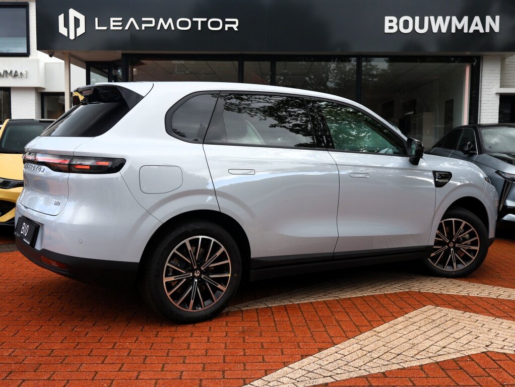 Leapmotor B10 EV ProMax 67,1 kWh 218PK Design NIEUW, Rijklaarprijs | Panoramadak | Adaptieve Cruise Control | Navigatie | 360 Camera - Afbeelding 4