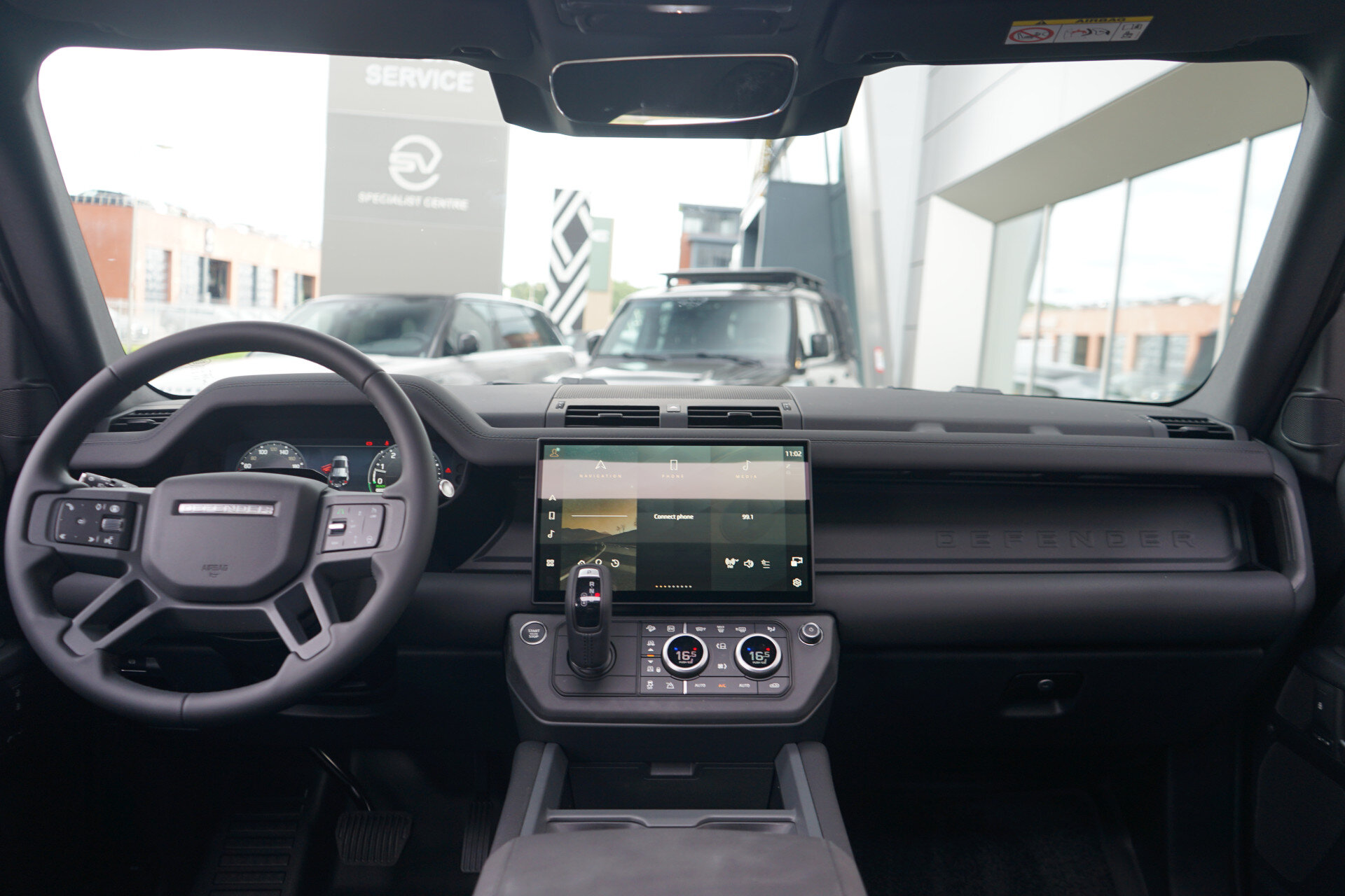 Land Rover Defender 110 2.0 P300e 110 Dynamic SE Edition - Afbeelding 4