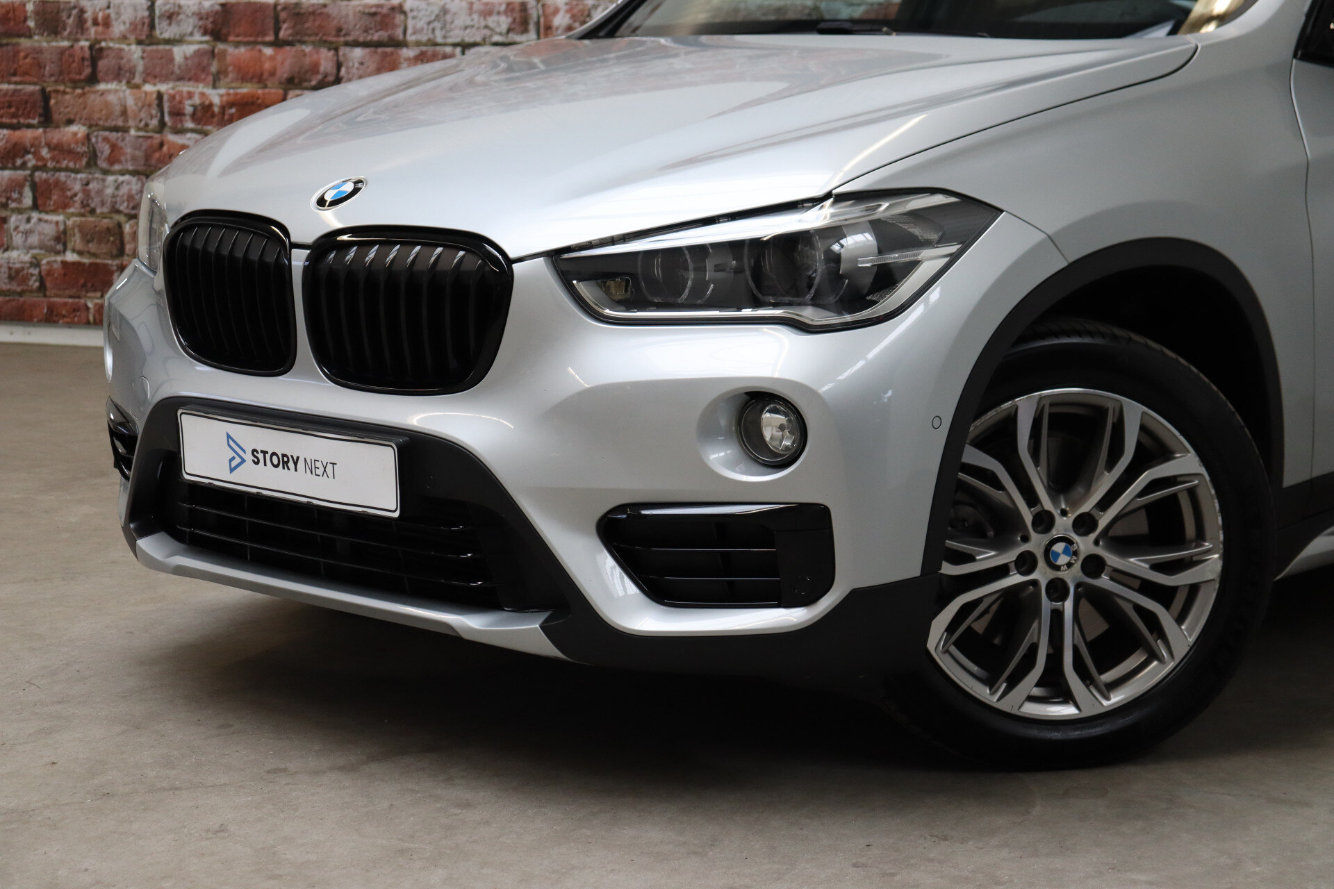 BMW X1 xDrive20i High Executive Sport Line Automaat - Afbeelding 2
