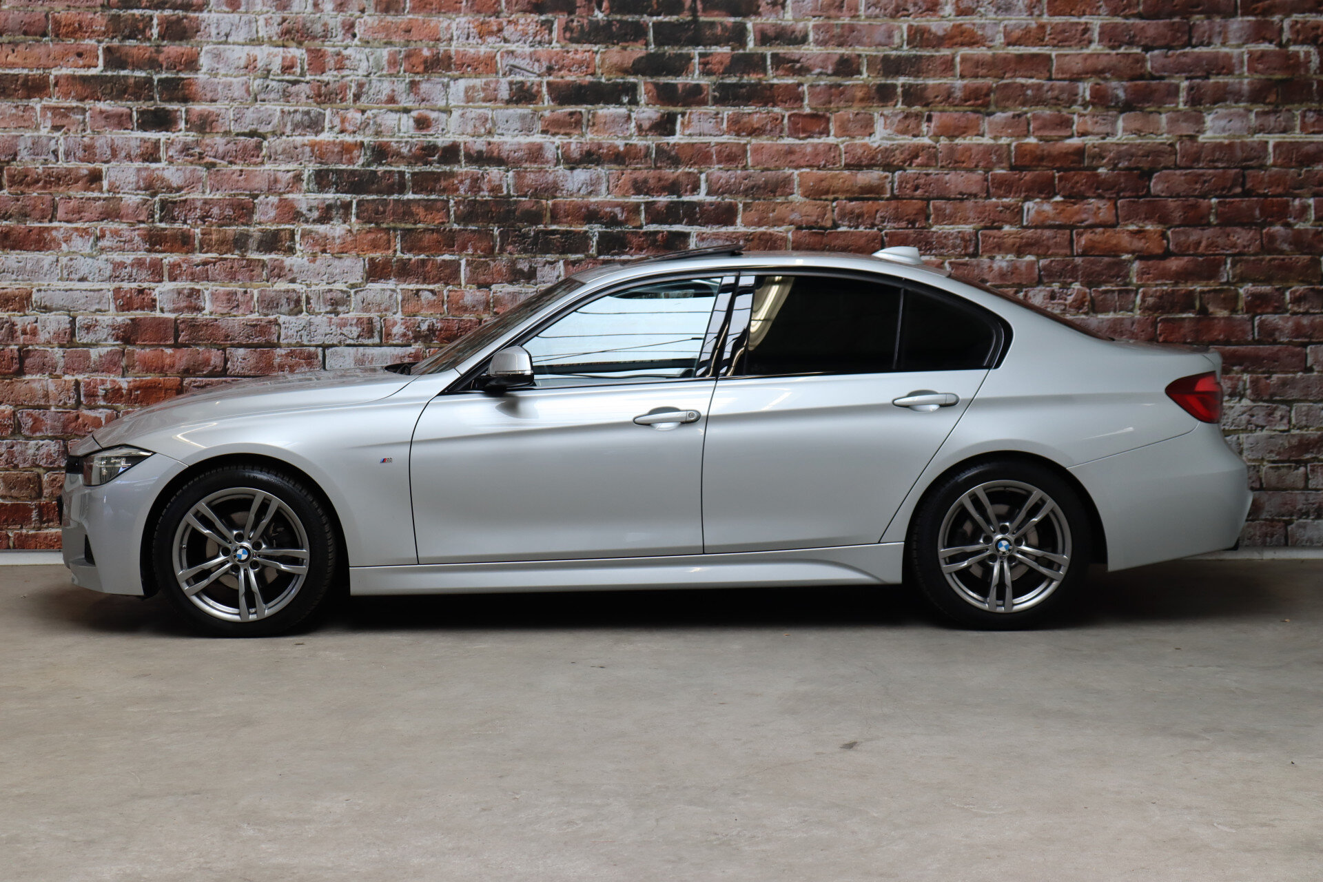 BMW 3 Serie Sedan 320i High Executive M Sport Pakket Automaat - Afbeelding 3