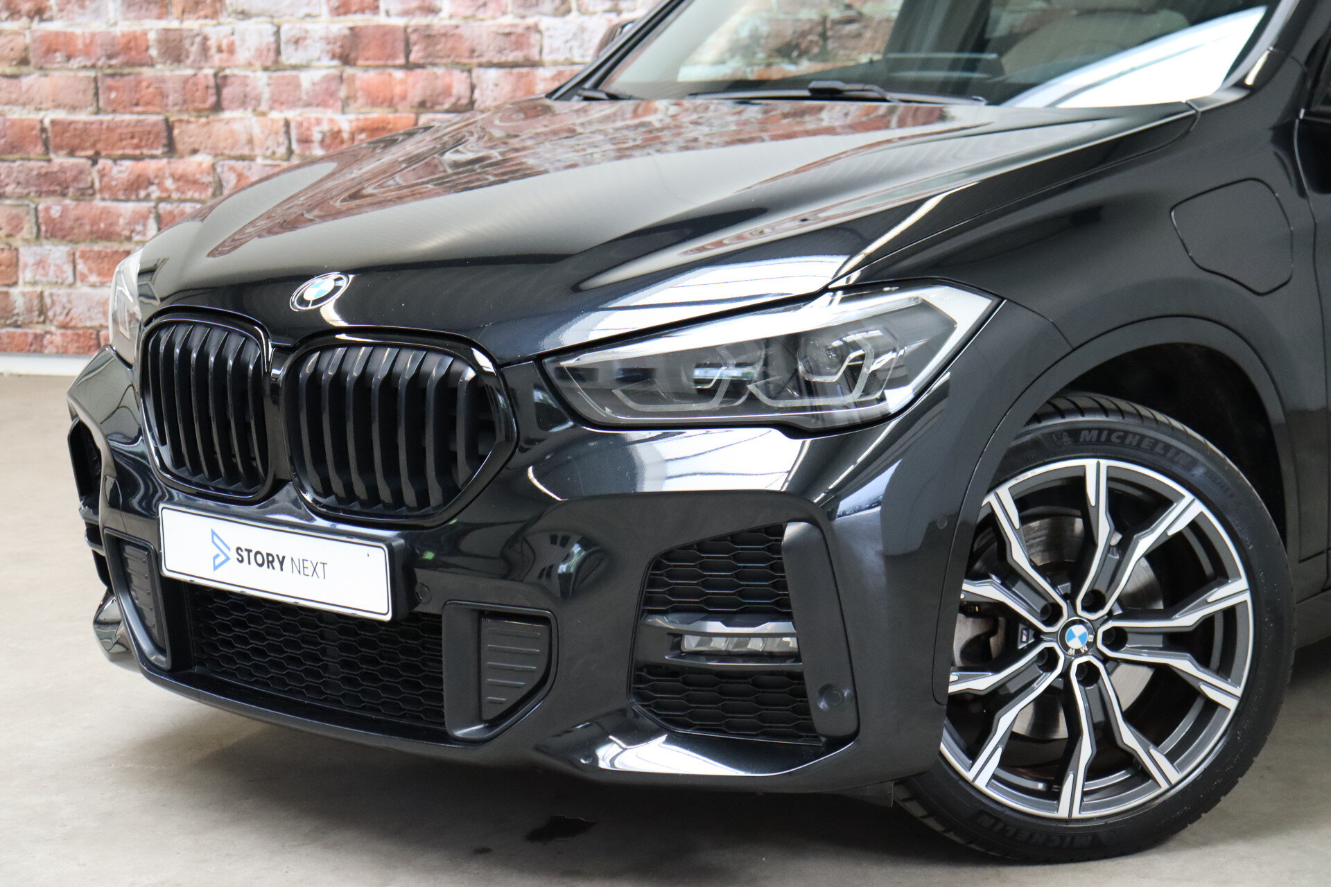 BMW X1 xDrive25e eDrive High Executive M Sport Pakket Automaat - Afbeelding 2