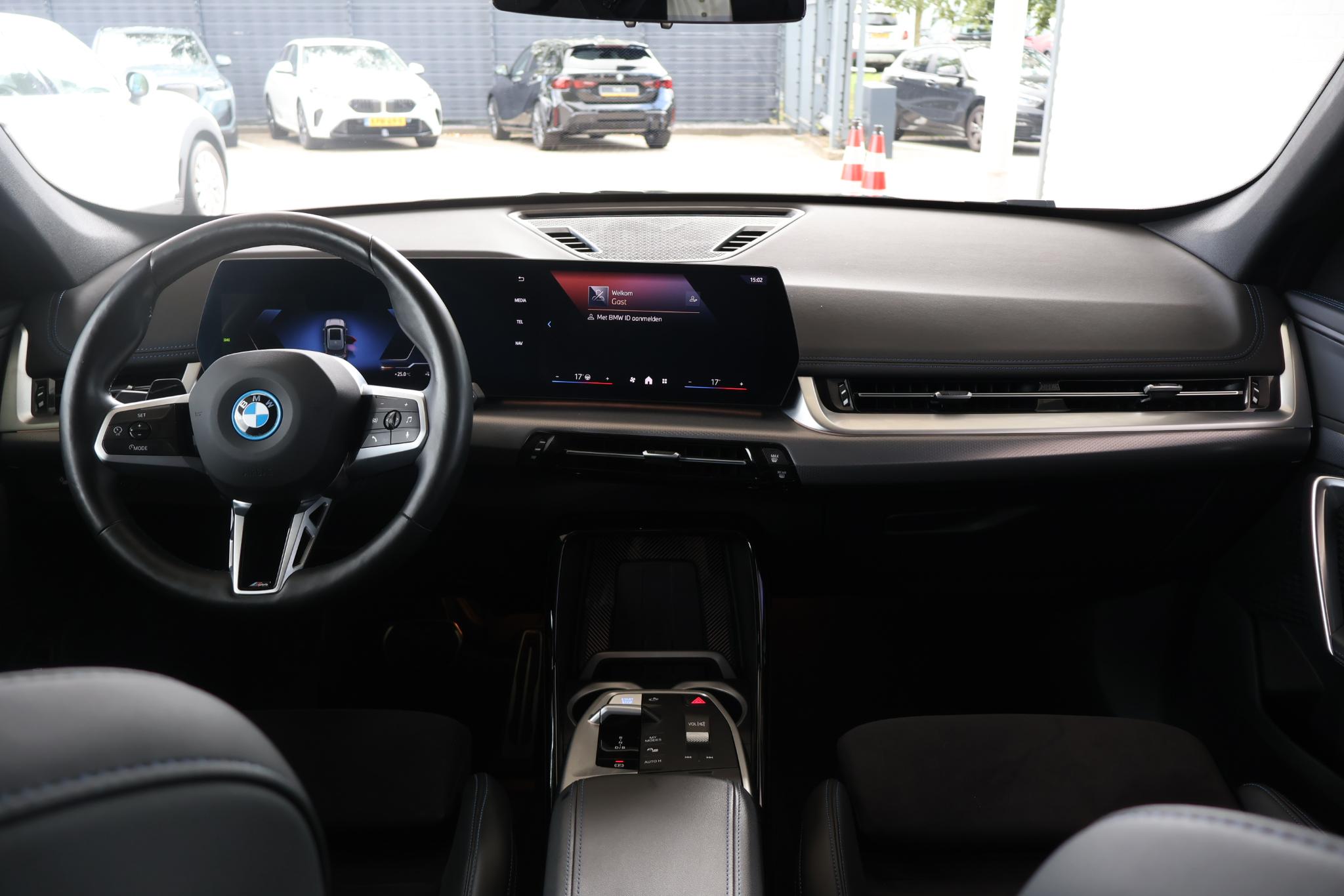 BMW iX1