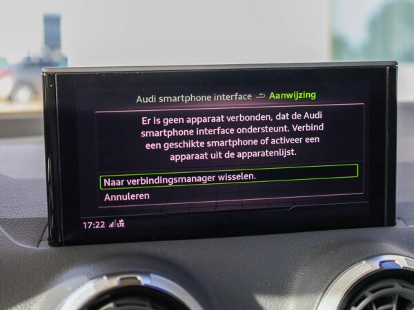 Apple Carplay/Android Auto Apple Carplay/Android Auto