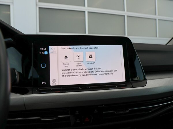 Apple Carplay/Android Auto Apple Carplay/Android Auto