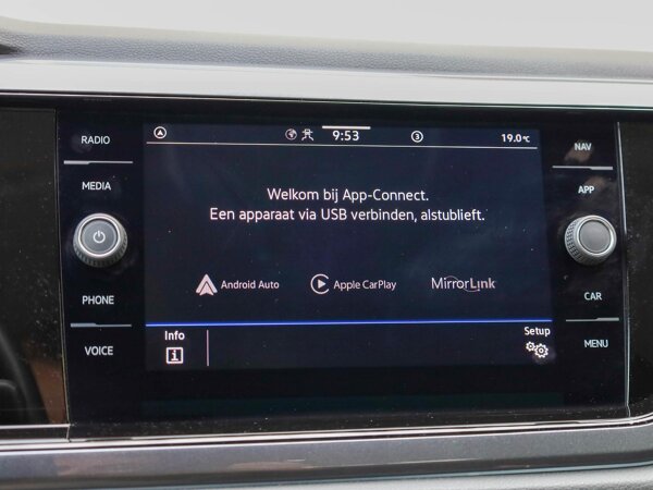 Apple Carplay/Android Auto Apple Carplay/Android Auto