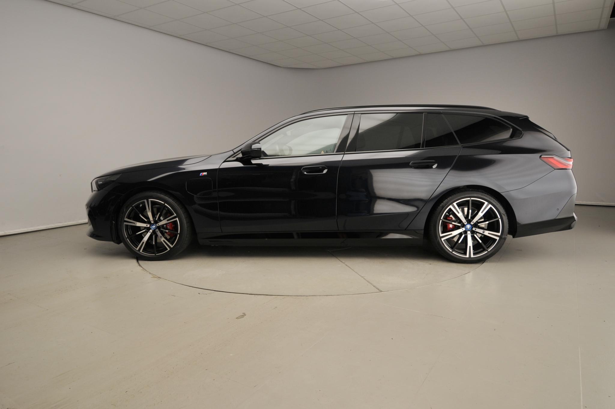 BMW 5 Serie Touring 530e - Afbeelding 2