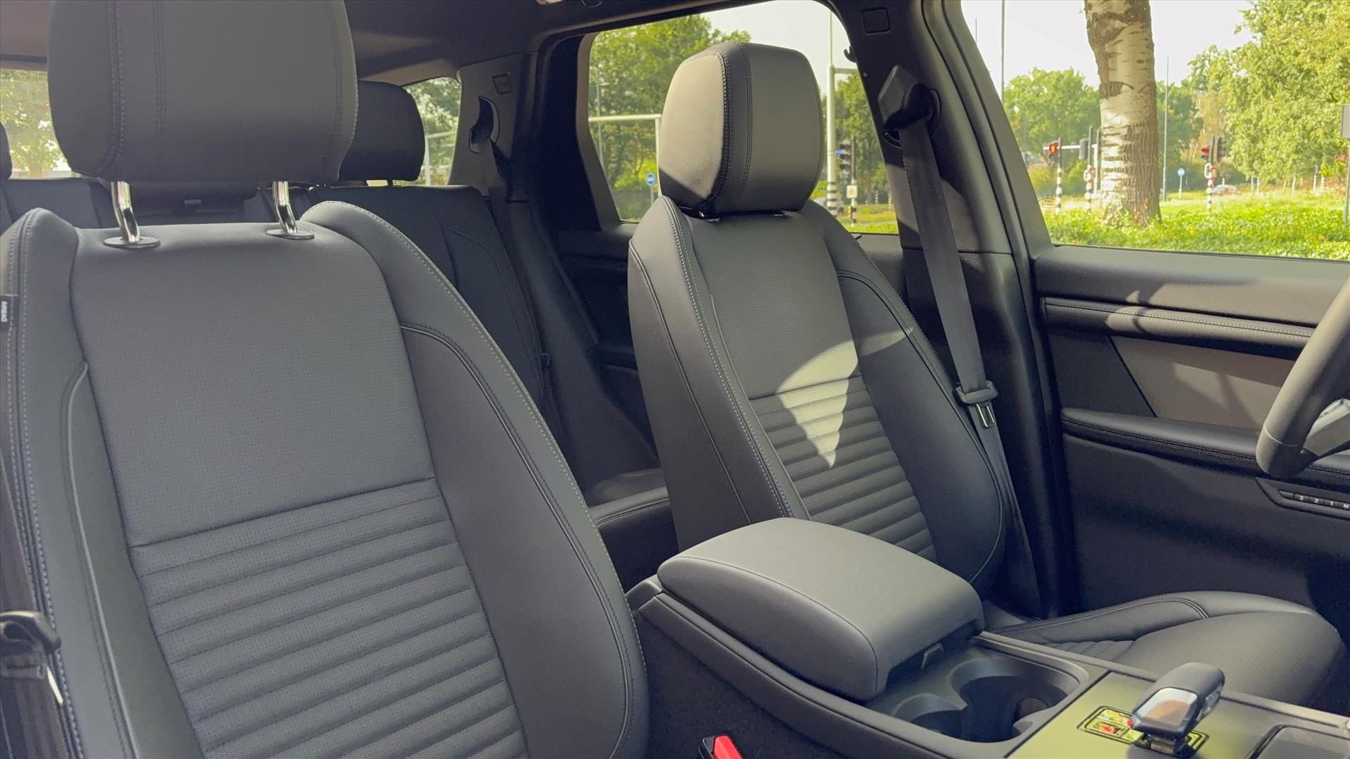 Land Rover Discovery Sport - foto 3