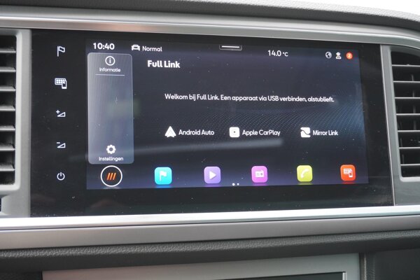 Apple Carplay/Android Auto Apple Carplay/Android Auto