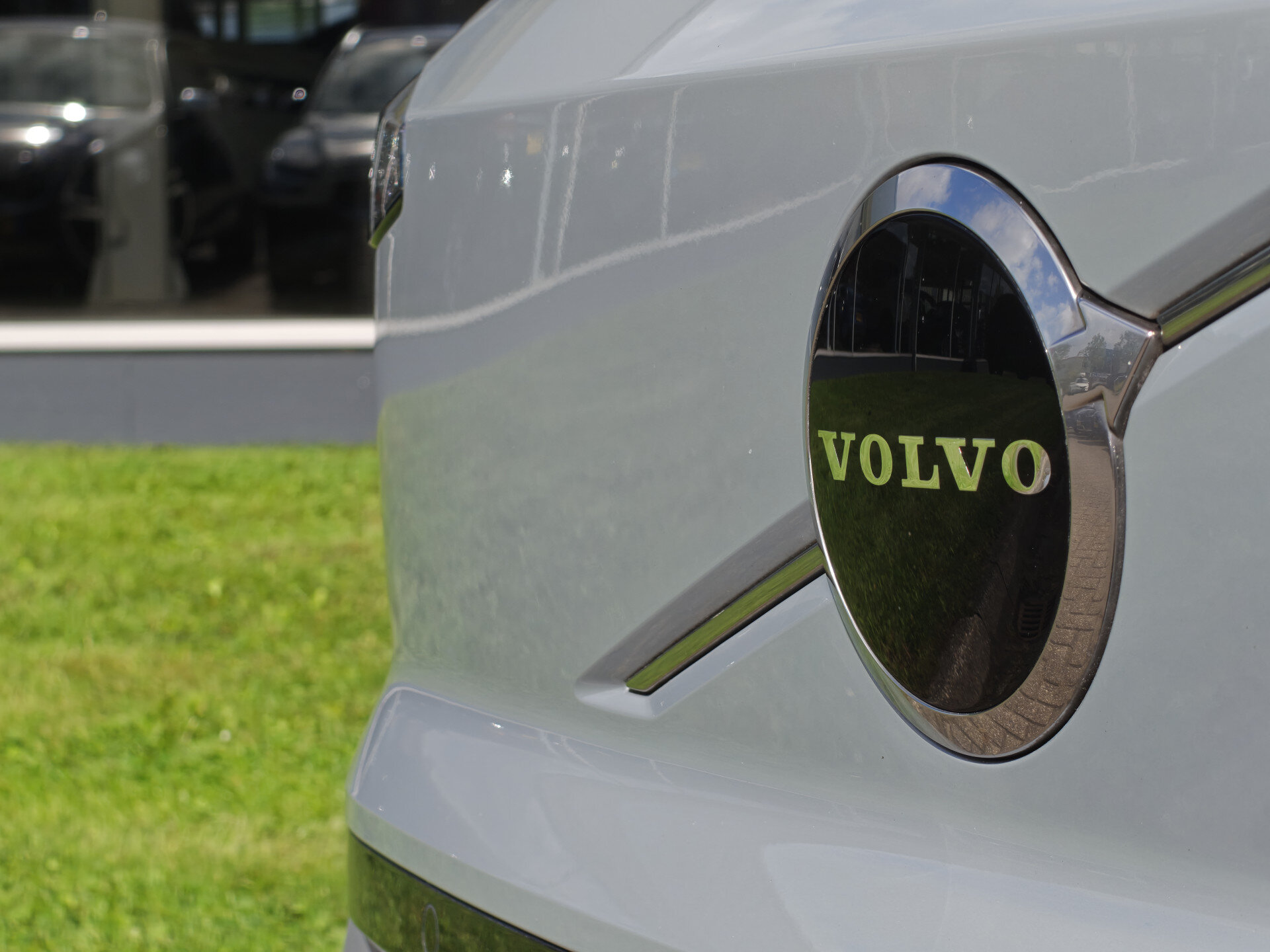 Volvo EX30 Extended Range 272PK Plus 69 kWh - Afbeelding 4