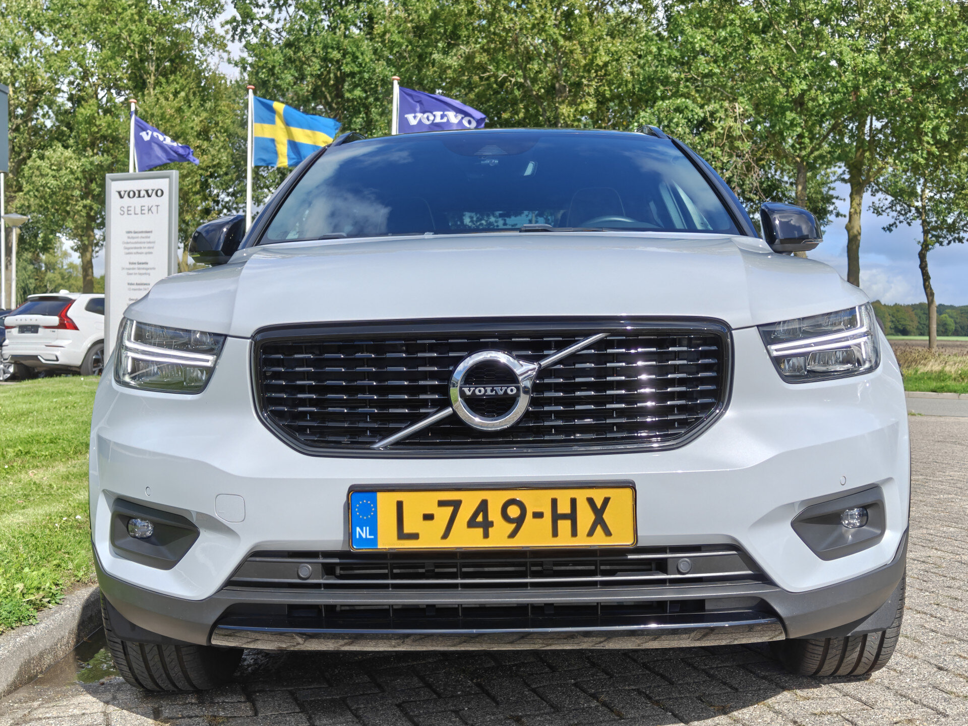Volvo XC40 T3 163PK R-Design - Afbeelding 2