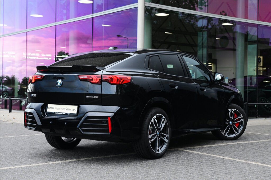 BMW iX2 2