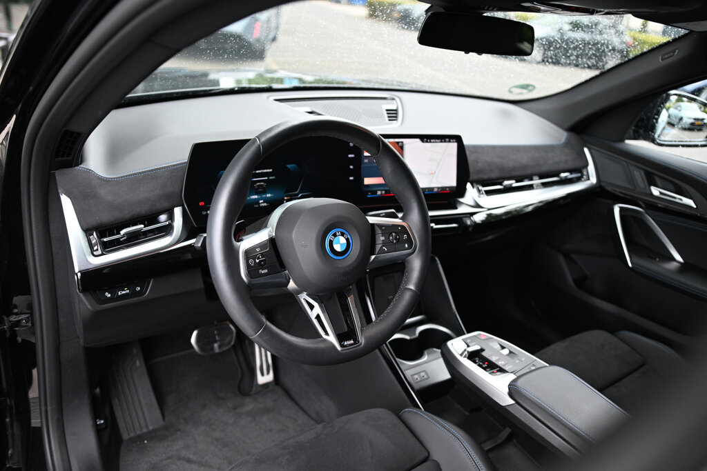BMW iX2 8