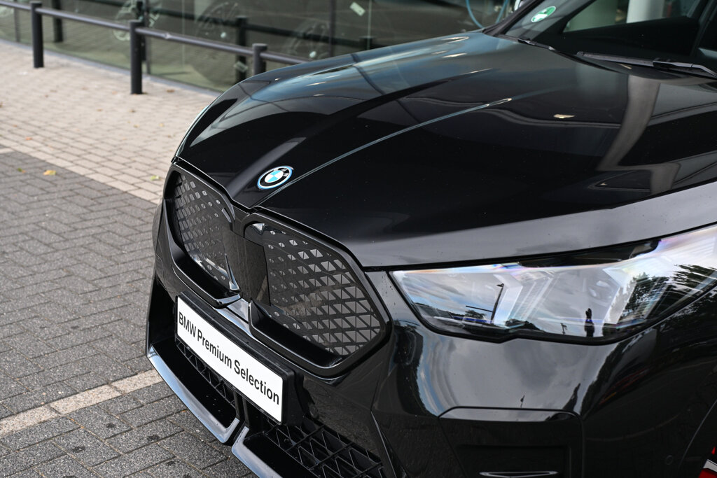 BMW iX2 19