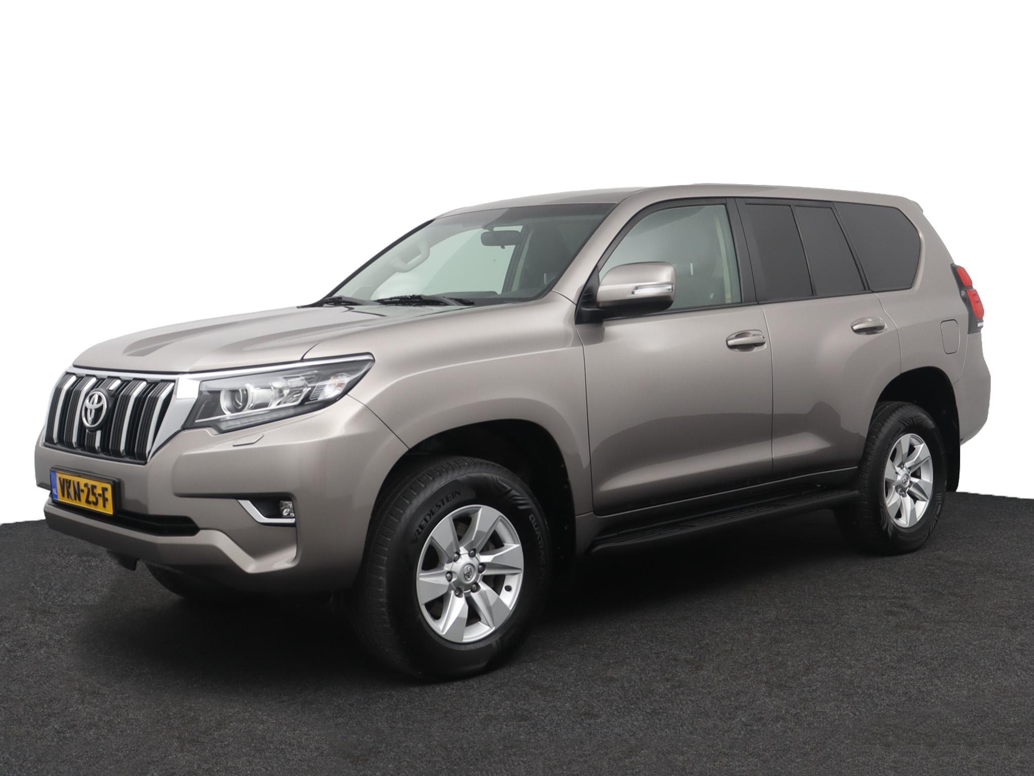 Toyota Land Cruiser 2.8 D-4D-F Challenger Window Van