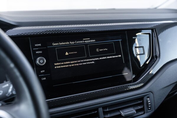 Apple Carplay/Android Auto Apple Carplay/Android Auto