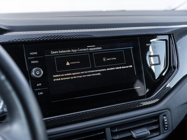 Apple Carplay/Android Auto Apple Carplay/Android Auto