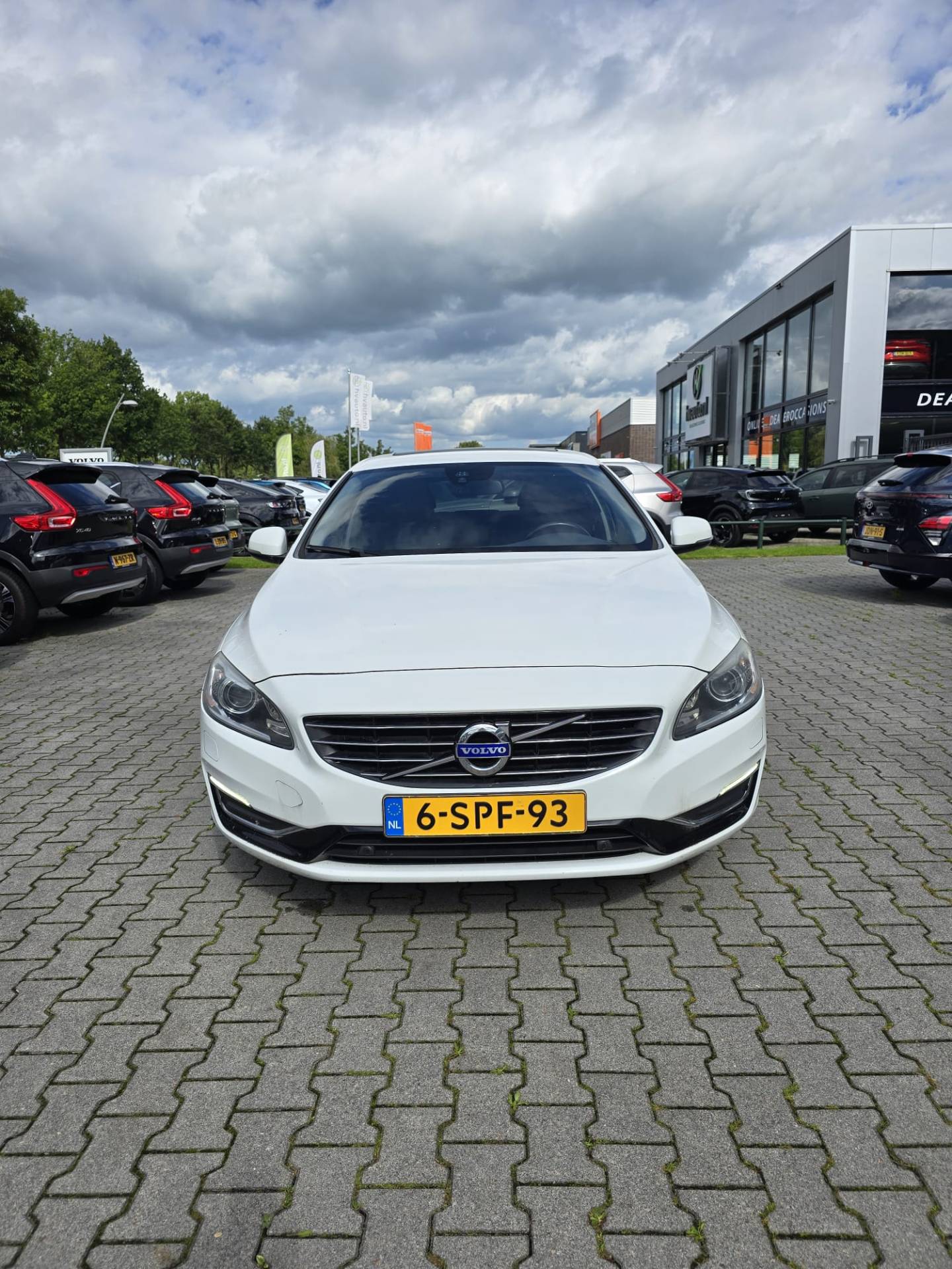 Volvo V60 2.4 D6 AWD Plug-In Hybrid Summum - Afbeelding 4