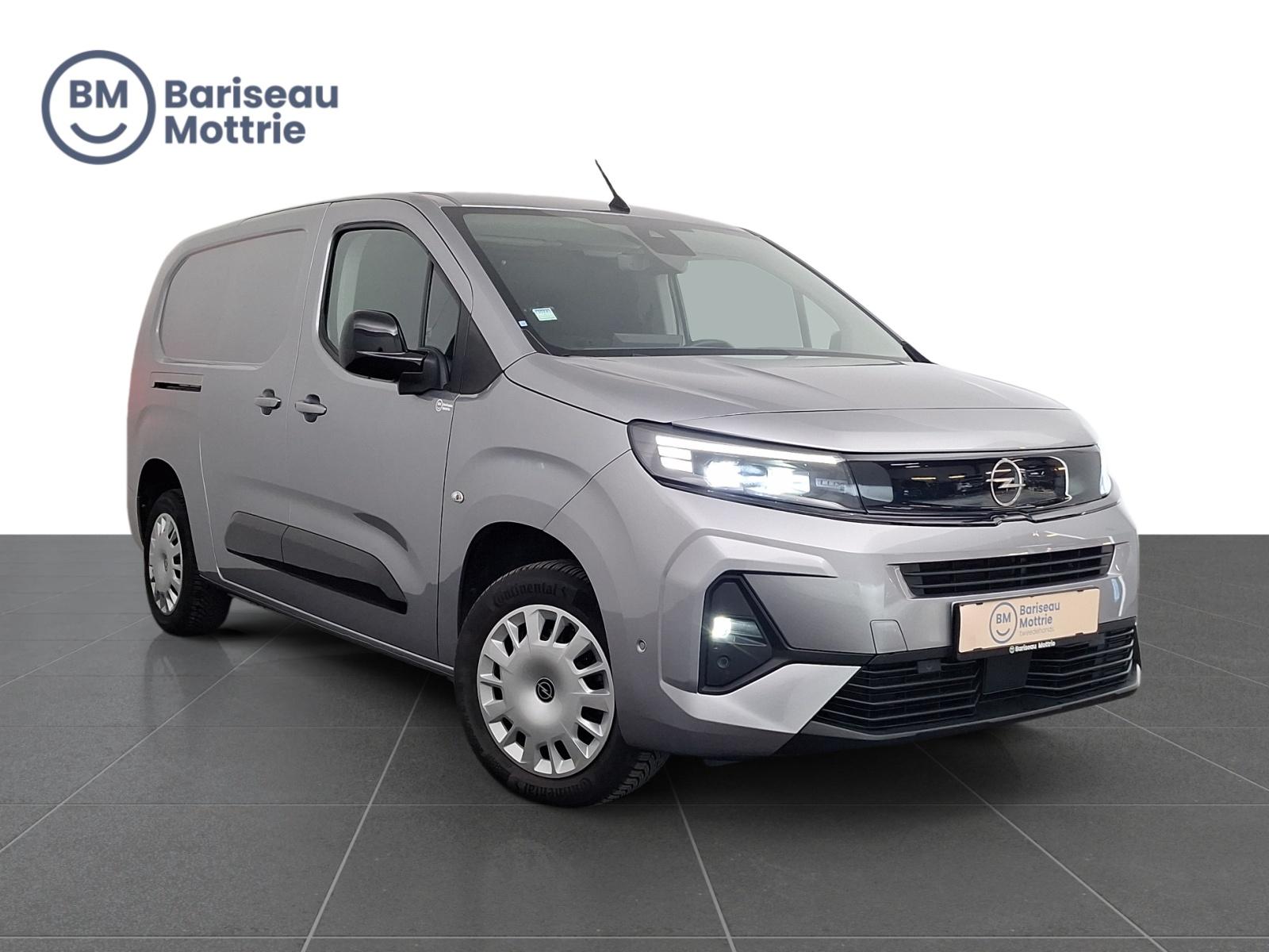Opel Combo L2H1 AUTOMAAT 3-ZIT *TREKHAAK*ZETEL EN STUUR VERWARMING*CAMERA ACHTER EN SENSOREN*DAB*GPS*CARPLAY*