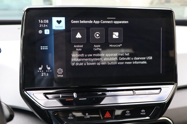 Apple Carplay/Android Auto Apple Carplay/Android Auto