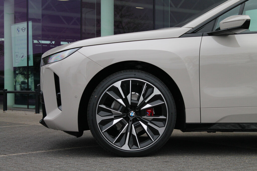 BMW iX 20