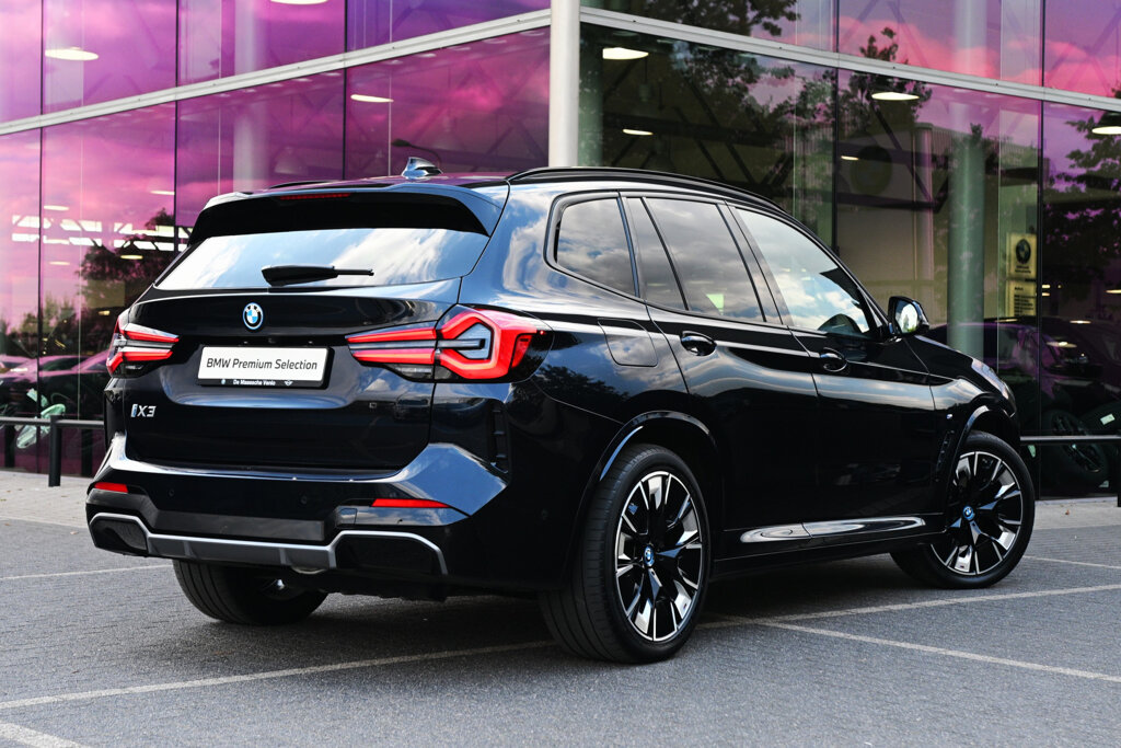 BMW iX3 2