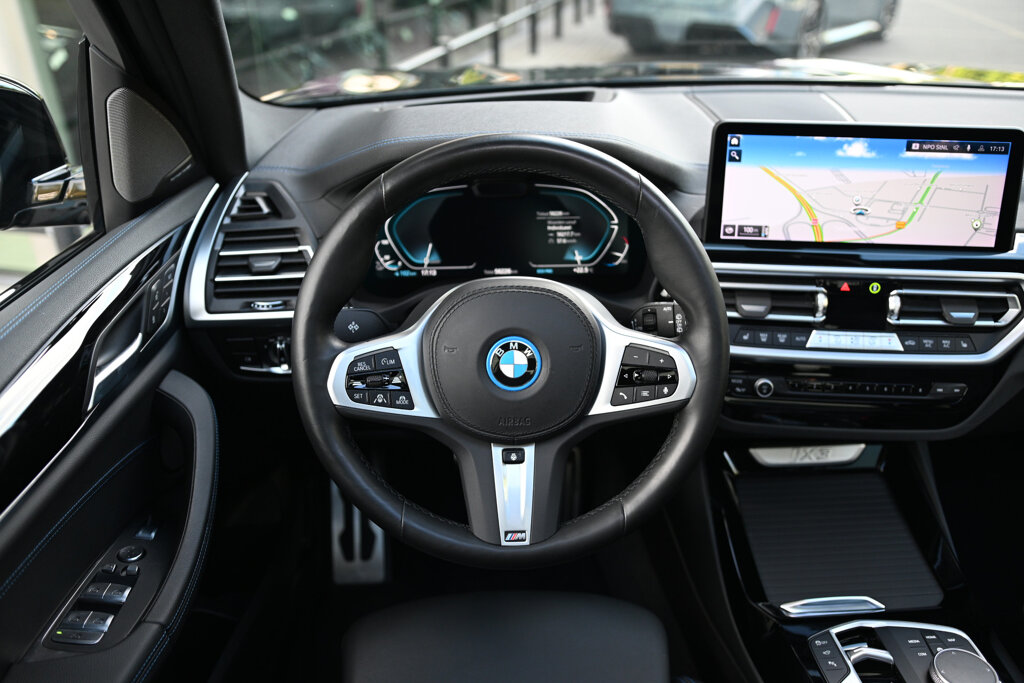 BMW iX3 8