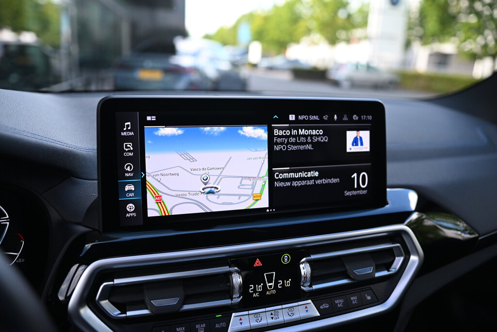 BMW iX3 9