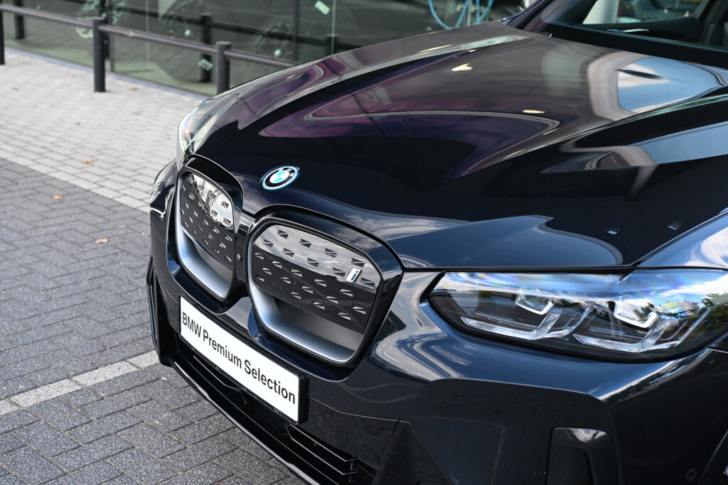 BMW iX3 17