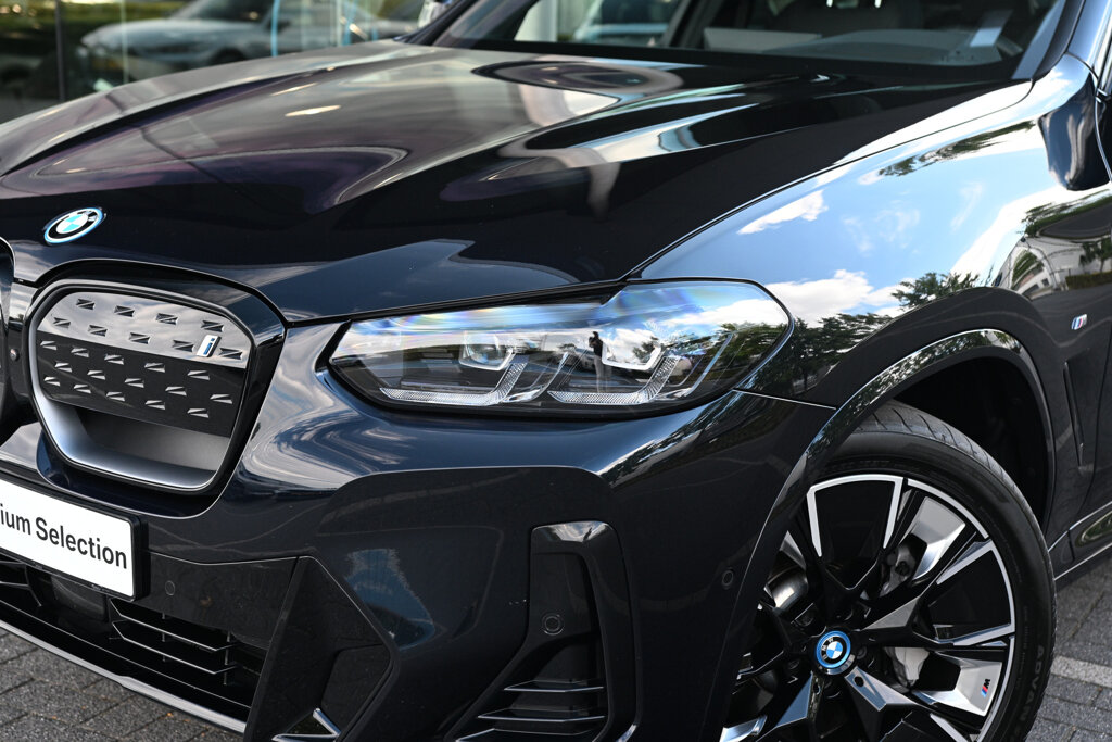 BMW iX3 19