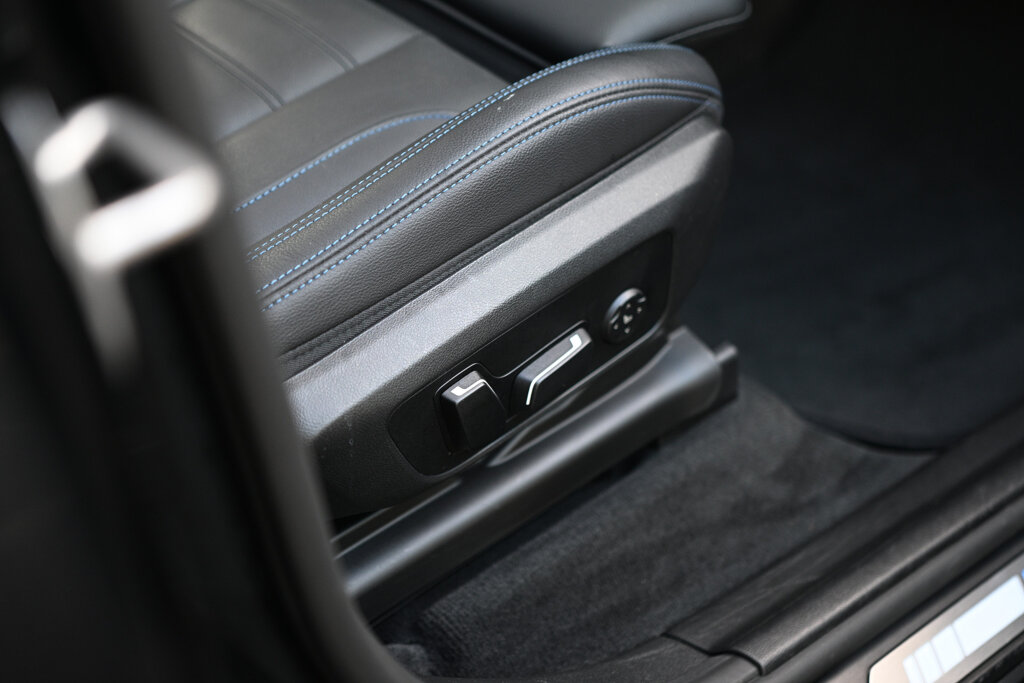 BMW iX3 37