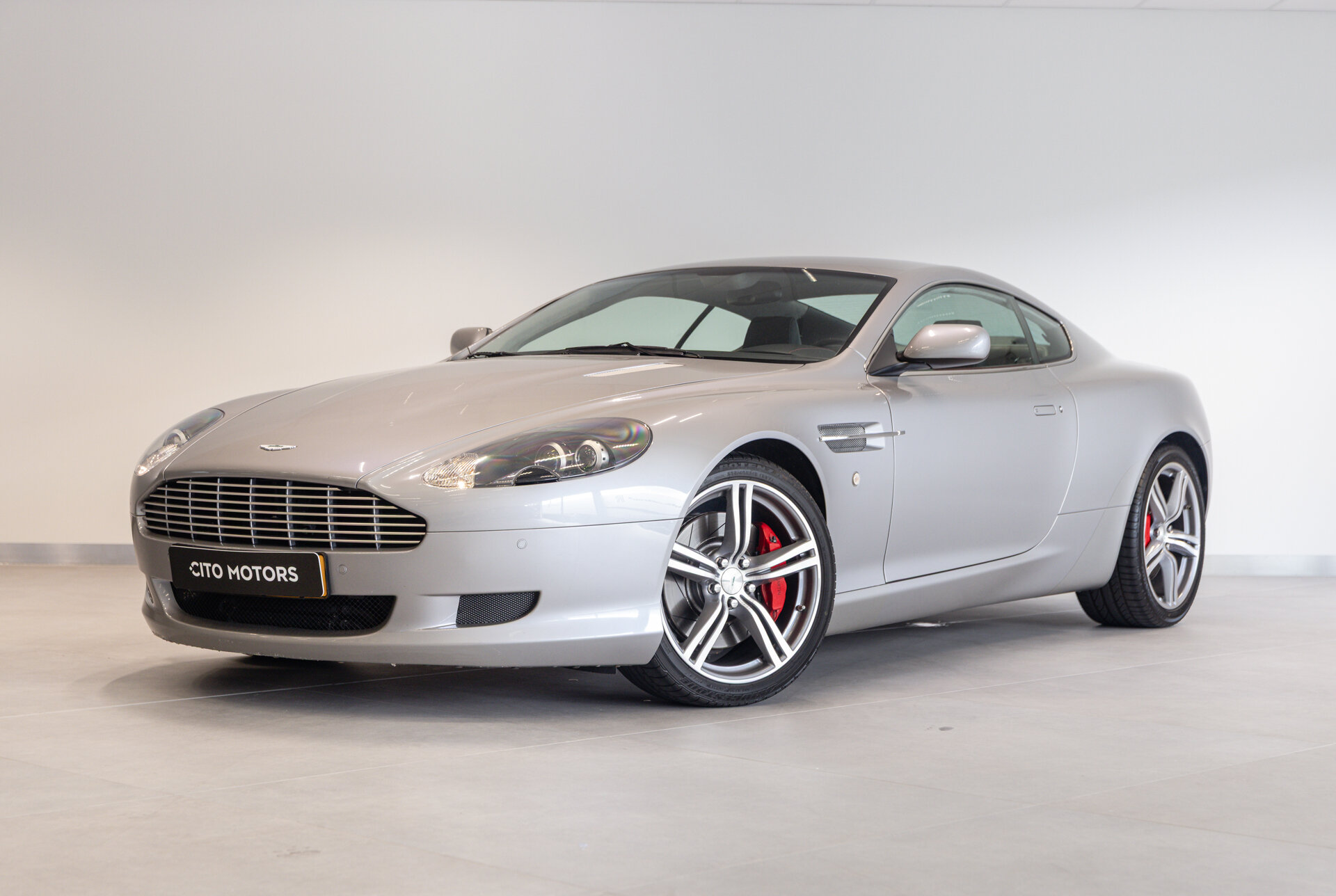 Aston Martin DB9