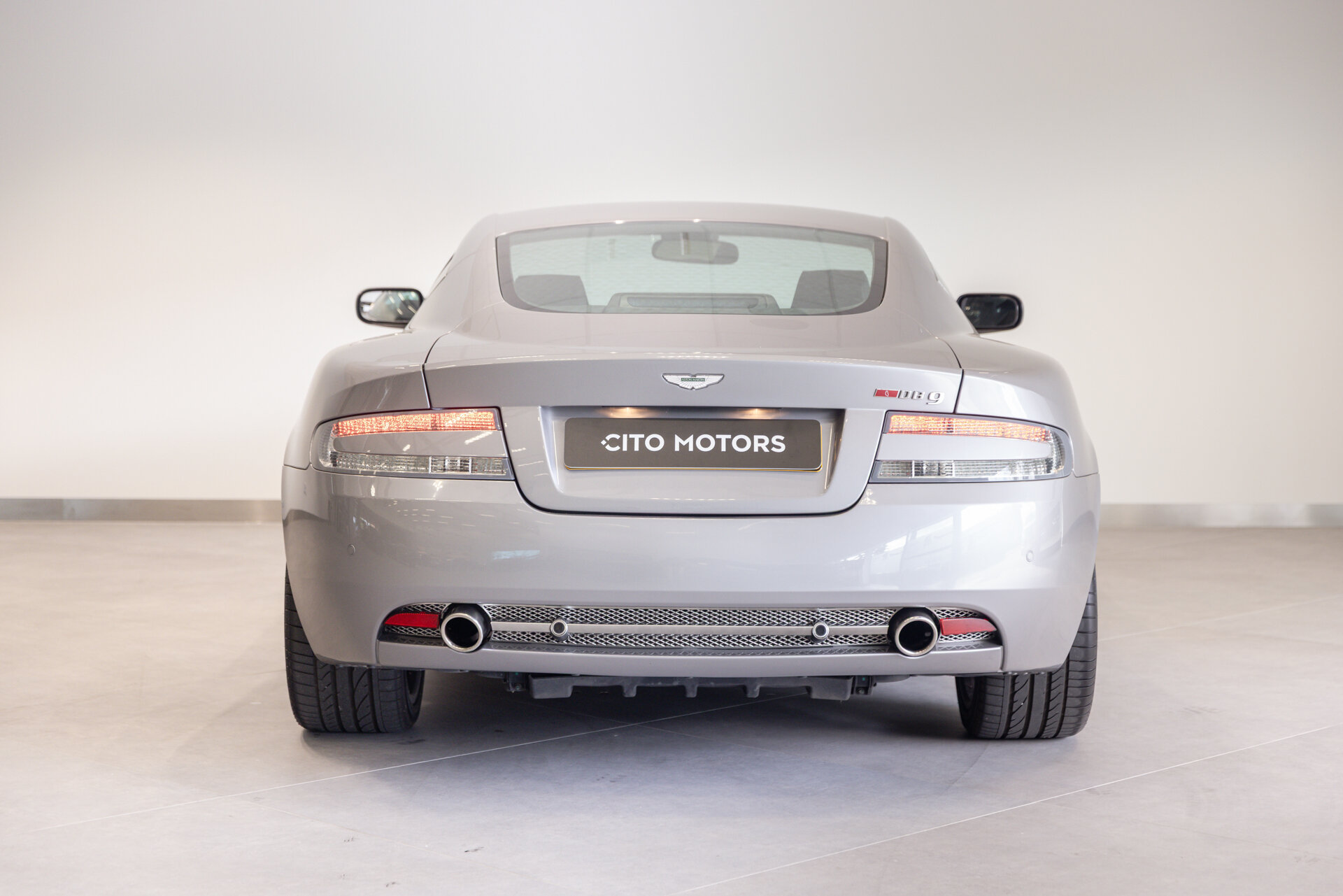 Aston Martin DB9 - foto 9