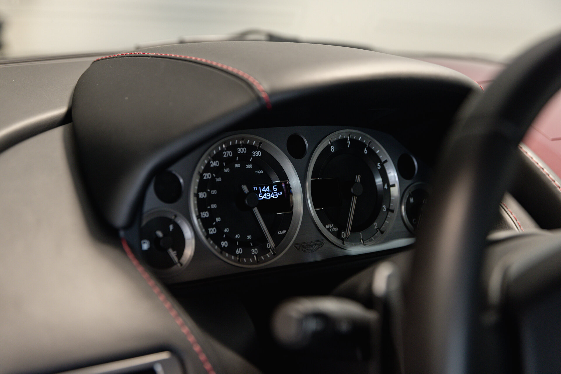 Aston Martin DB9 - foto 11