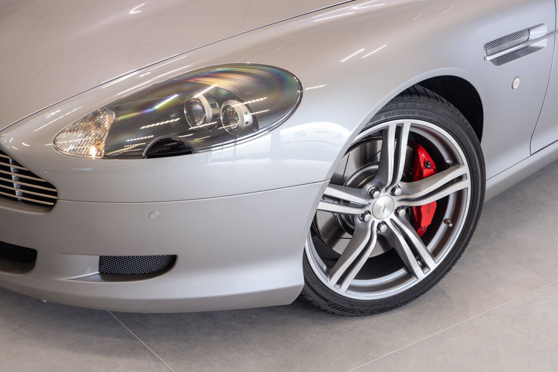 Aston Martin DB9 - foto 13