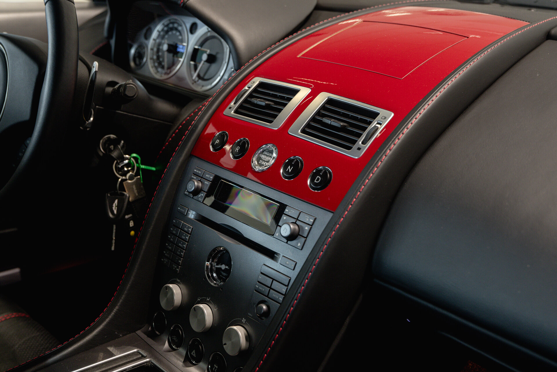 Aston Martin DB9 - foto 16