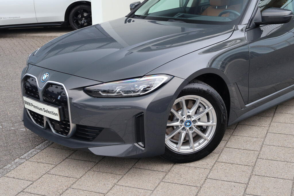 BMW i4 2