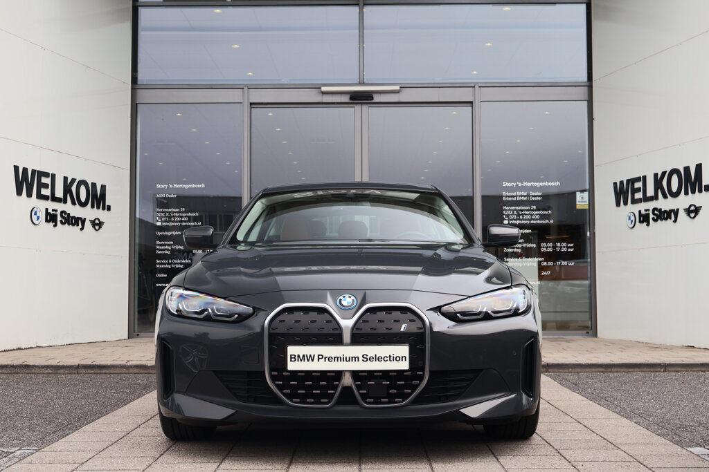 BMW i4 3