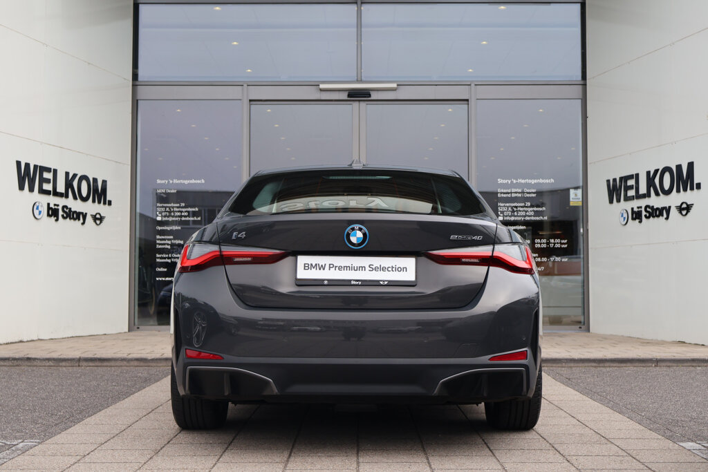 BMW i4 8