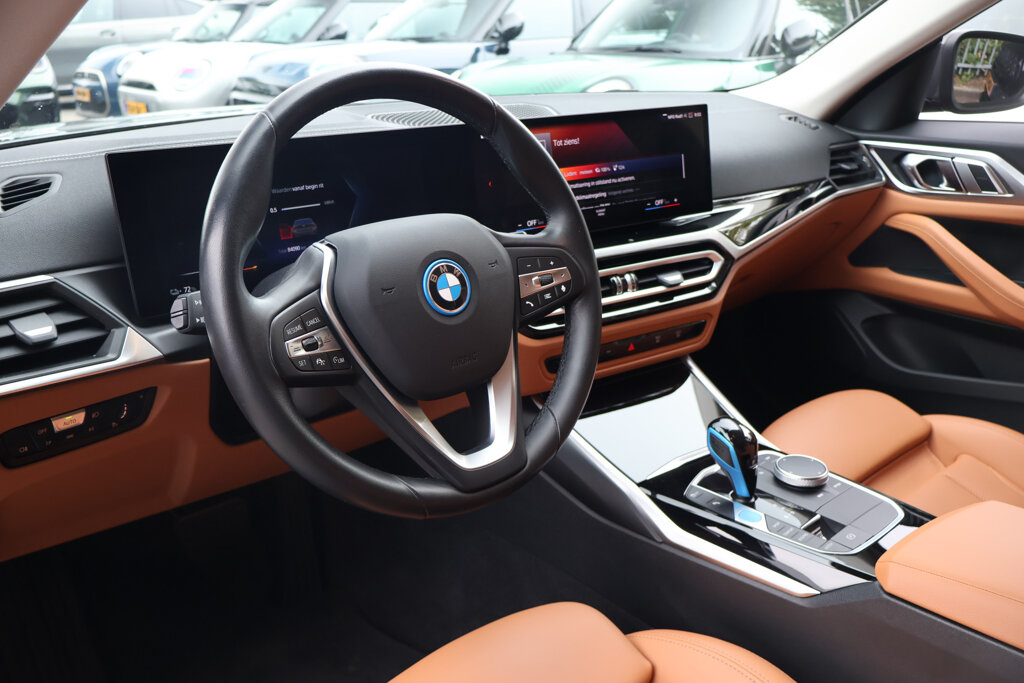 BMW i4 13