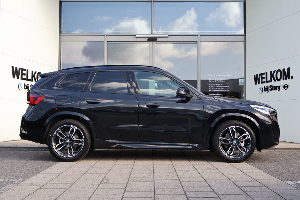 BMW iX1 7
