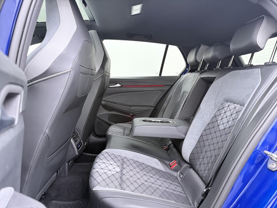 Volkswagen Golf 1.5 eTSI R-Line Business