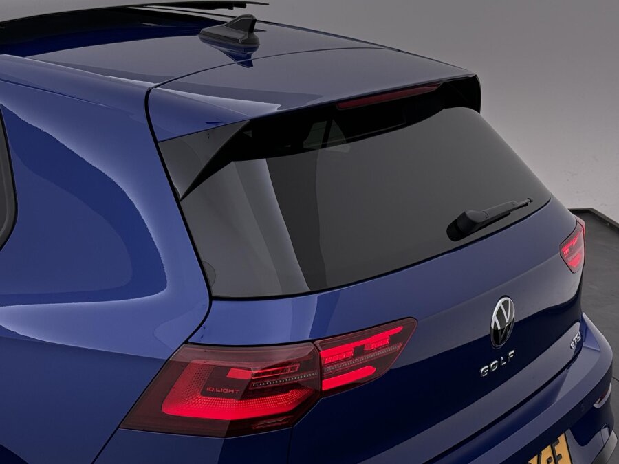 Volkswagen Golf 1.5 eTSI R-Line Business