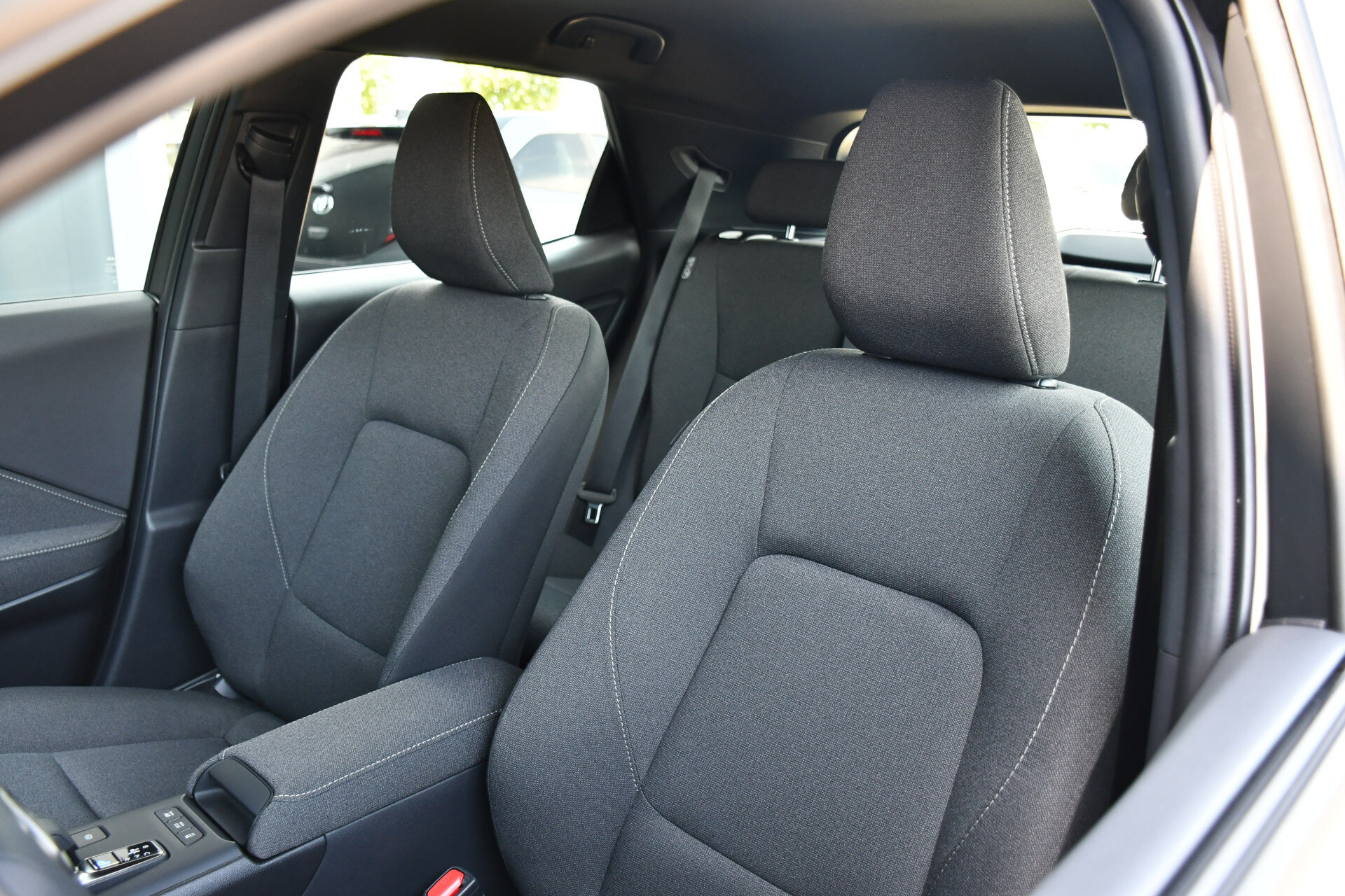 Lexus LBX Business Line 2WD Limited Automaat 136pk - Afbeelding 4
